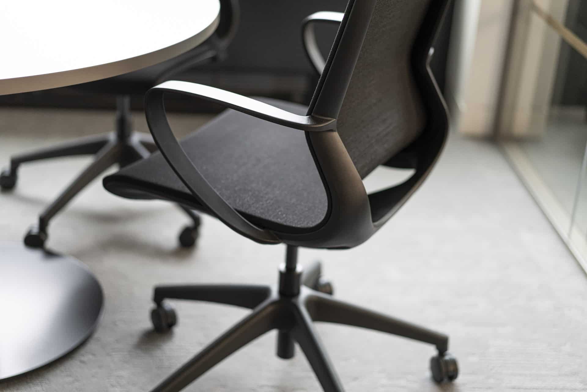 Modo mesh meeting chairs around a boardroom table